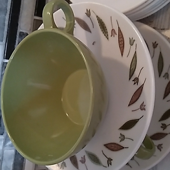 18 pc vintage 1970s Melmac cups saucers - Picture 3 of 4